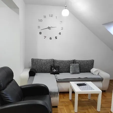 Golden Hill Appartement *